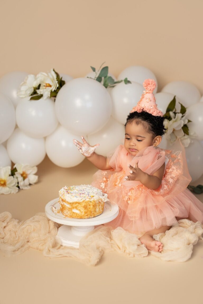 Smash the cake