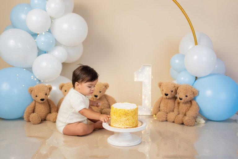 Smash the cake